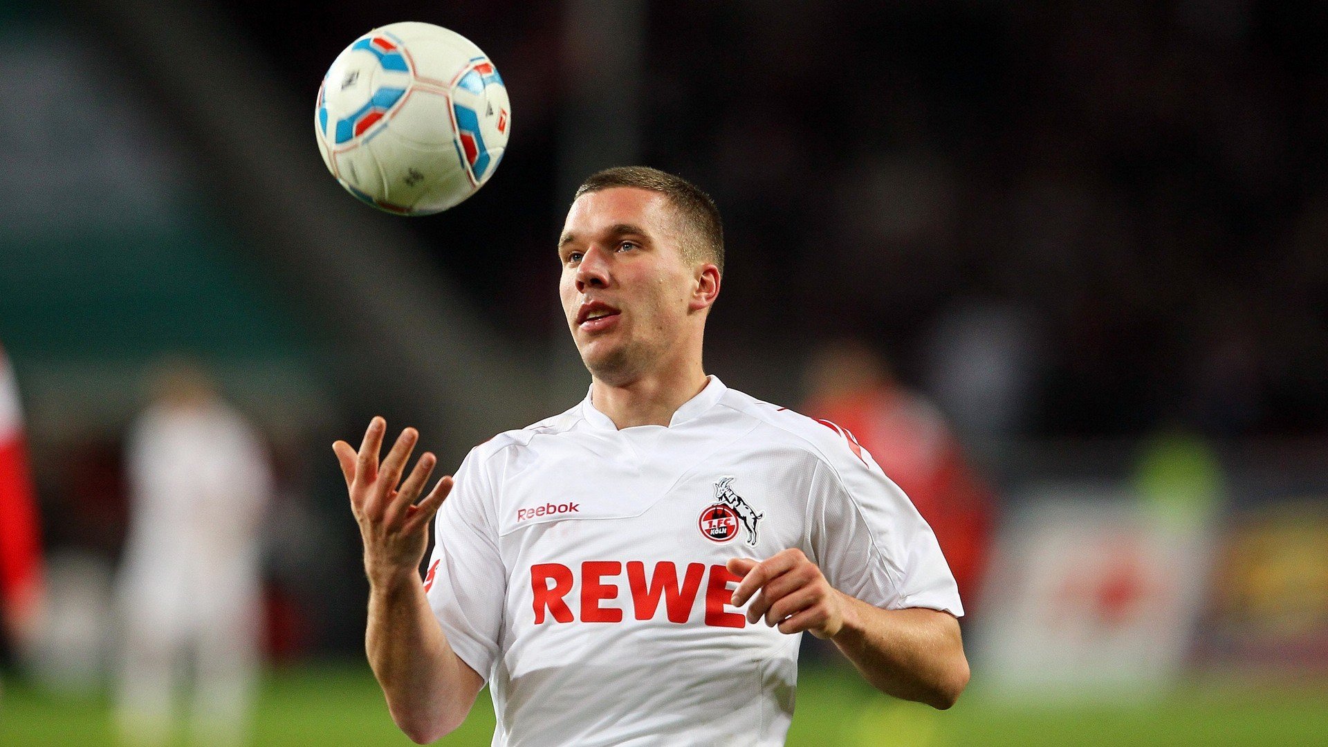 世界杯:球迷对“半自动越位系统”好感上升 多国民调支持继续沿用